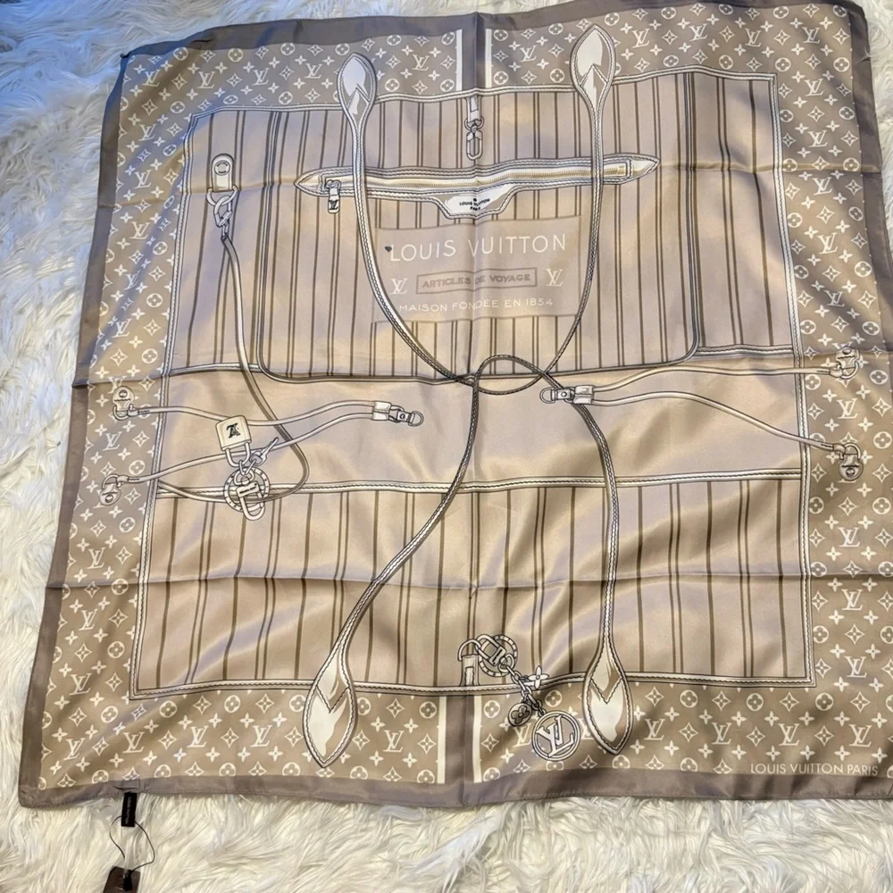 My Neverfull Shawl 35x35 inch luxury vibes Silky scarf LOUIS VUlTTON‼️LAST ONE